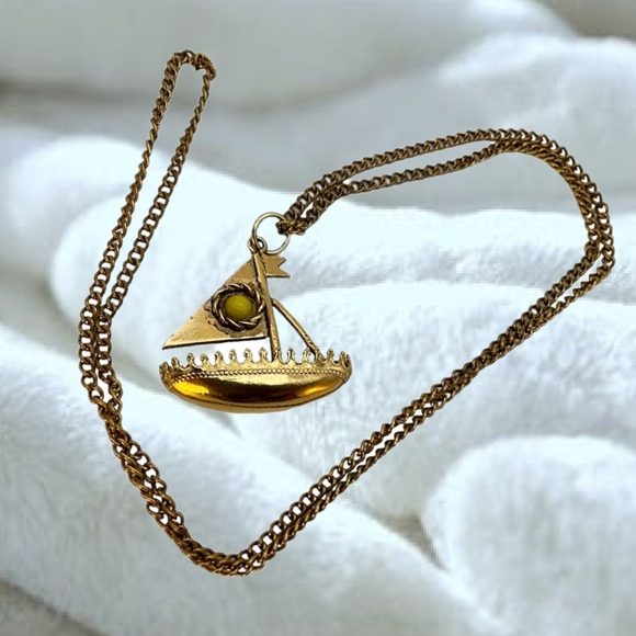 .Gold Tone Reversible Sailboat with Gold Tone Chain - Picture 3 of 5